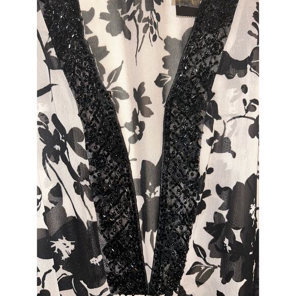 Nicole by Nicole Miller Neutral Way Boho Uptown Beaded Floral Blossom V-neck Top - Picture 6 of 9